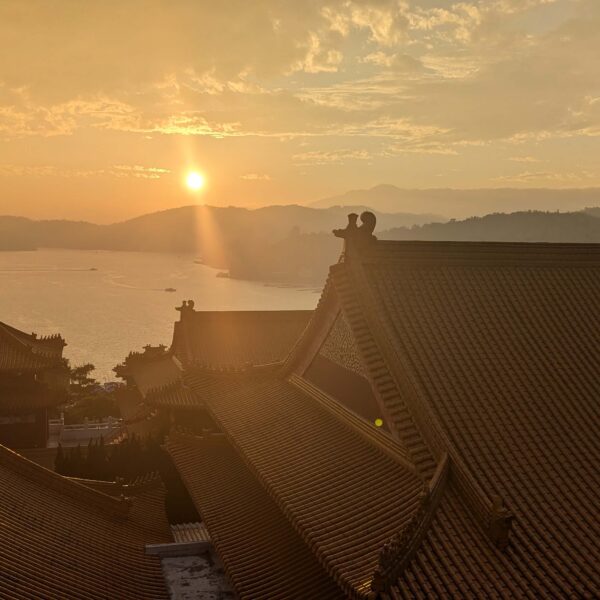 coucher de soleil à sun mon lake